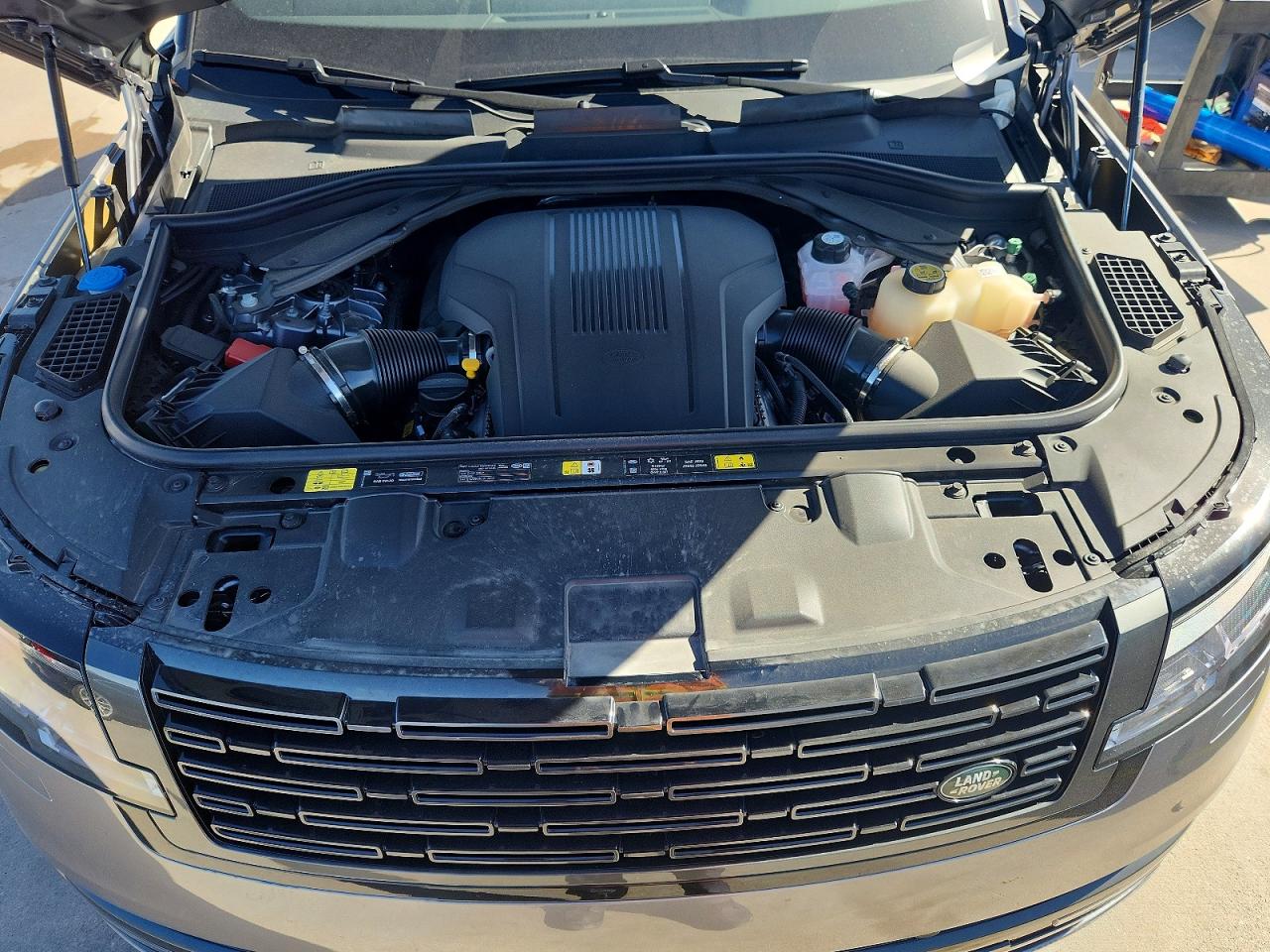 2025 LAND ROVER RANGE ROVER SE photo 23