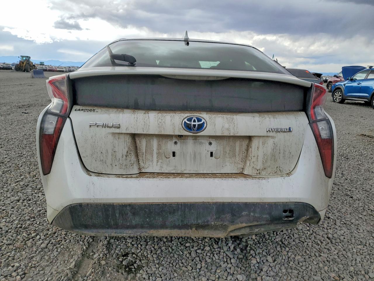 2016 TOYOTA PRIUS photo 6
