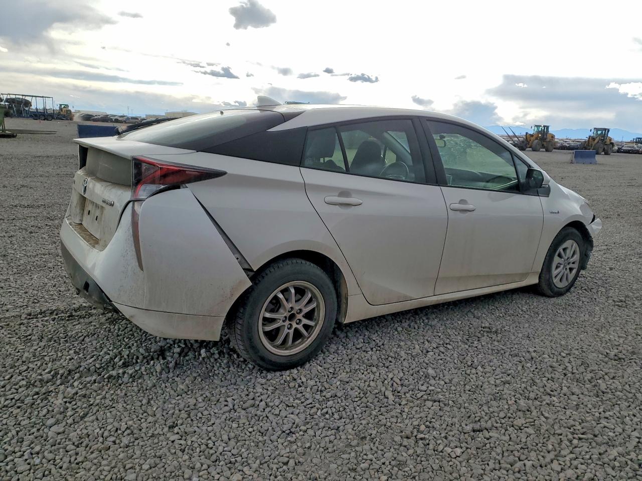 2016 TOYOTA PRIUS photo 3