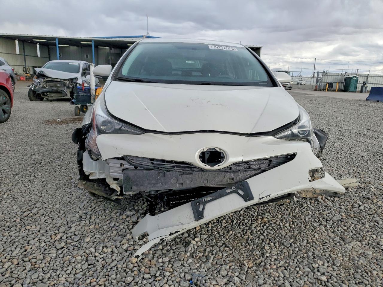 2016 TOYOTA PRIUS photo 5