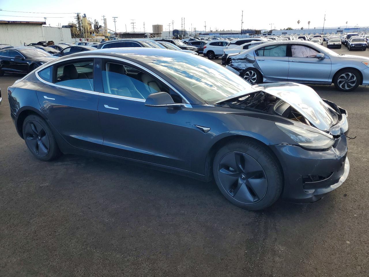 2018 TESLA MODEL 3 photo 7