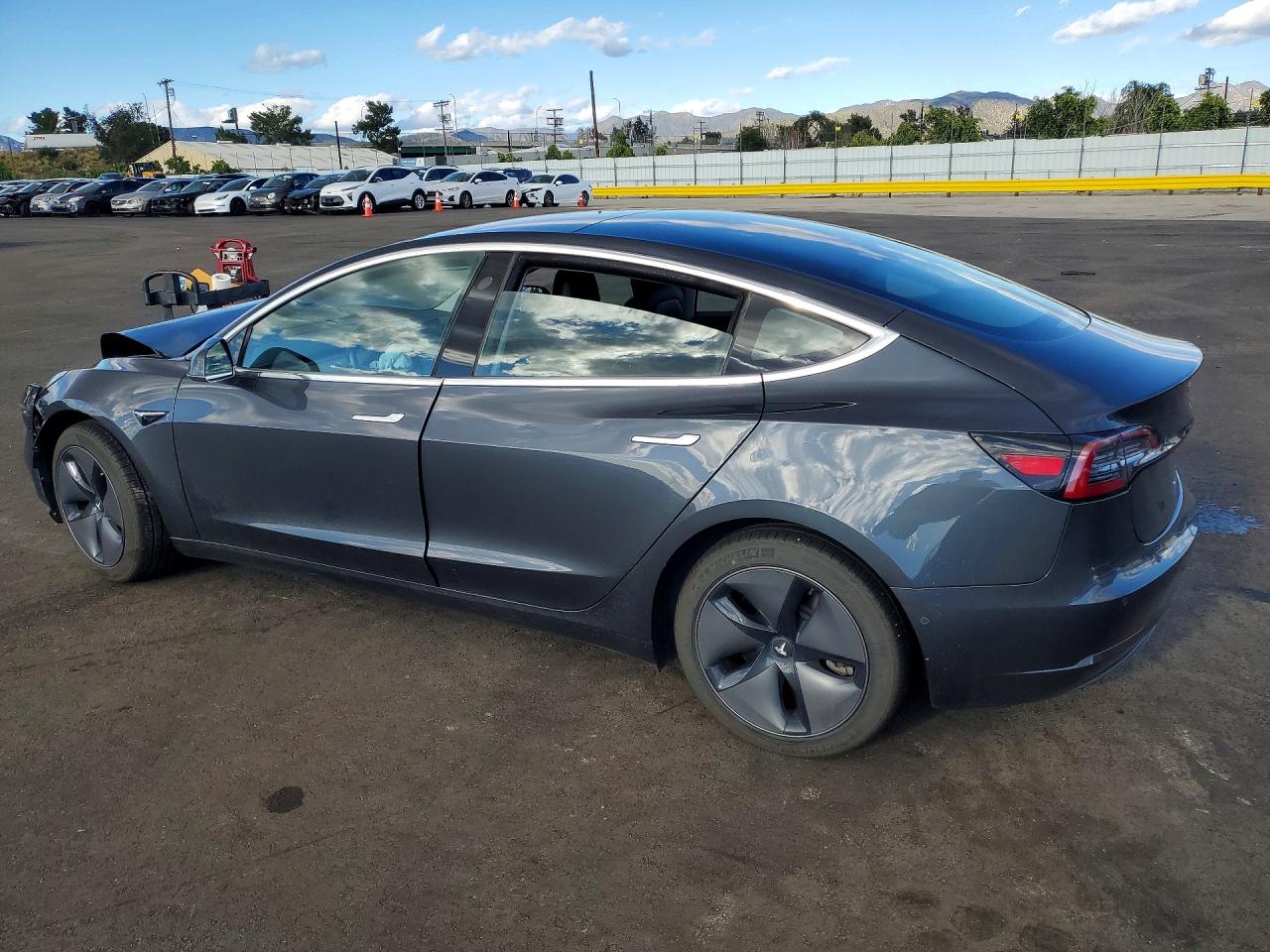 2018 TESLA MODEL 3 photo 3