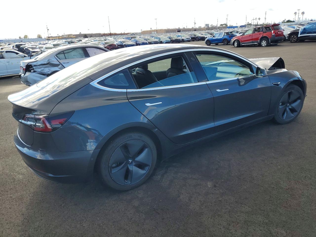 2018 TESLA MODEL 3 photo 5