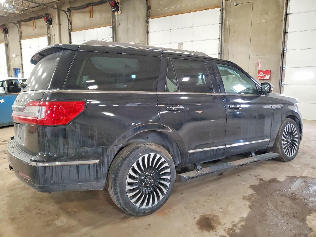 2020 LINCOLN NAVIGATOR BLACK LABEL photo 3