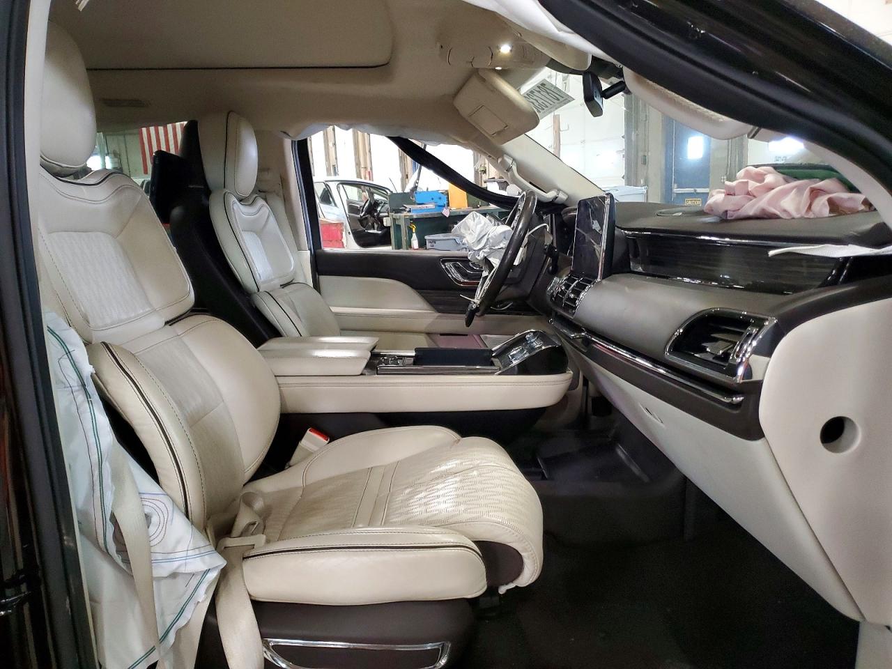 2020 LINCOLN NAVIGATOR BLACK LABEL photo 7