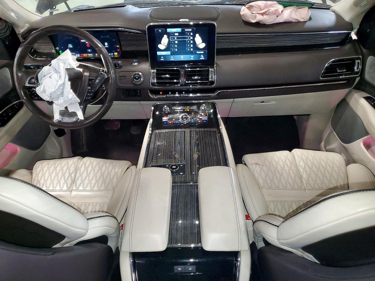 2020 LINCOLN NAVIGATOR BLACK LABEL photo 8