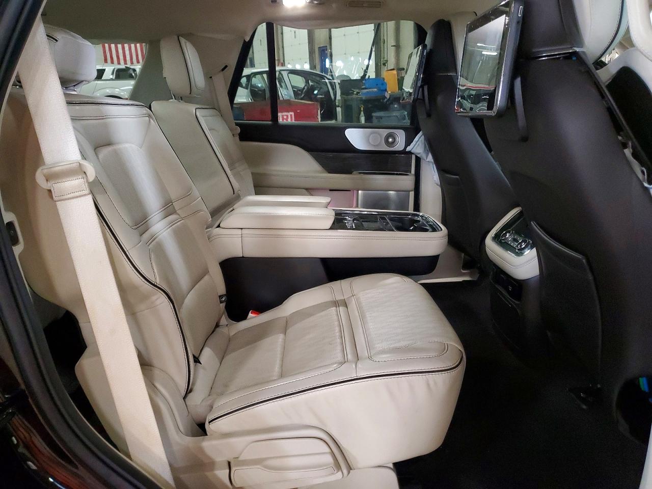 2020 LINCOLN NAVIGATOR BLACK LABEL photo 11