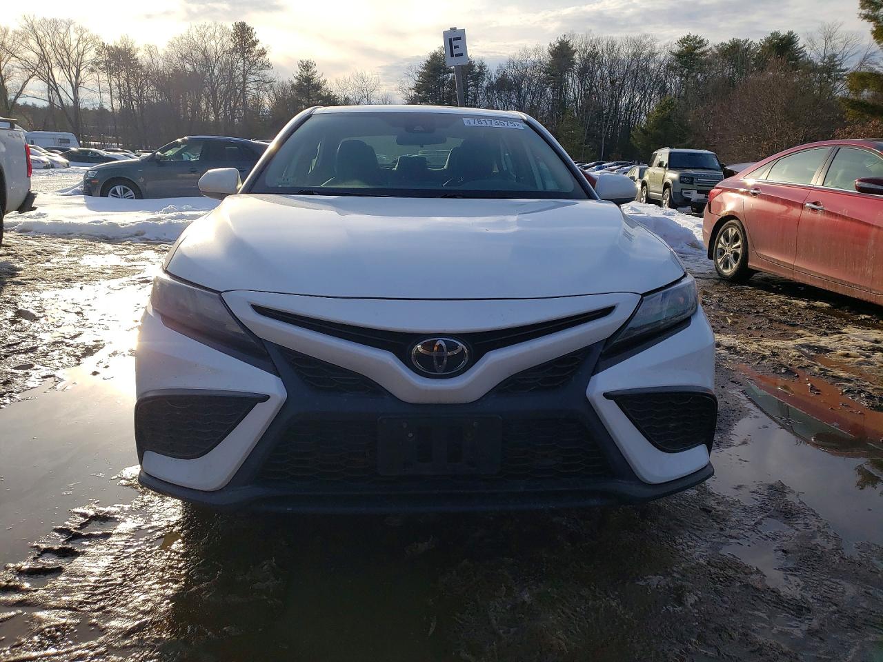 2021 TOYOTA CAMRY SE photo 5