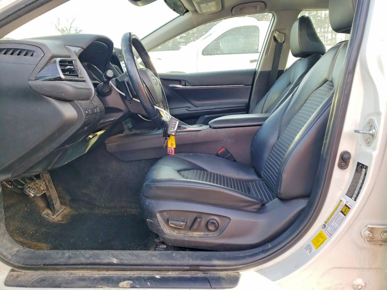 2021 TOYOTA CAMRY SE photo 7