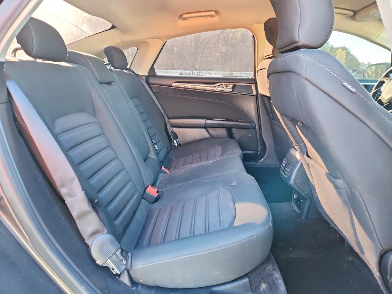 2017 FORD FUSION SE HYBRID photo 10
