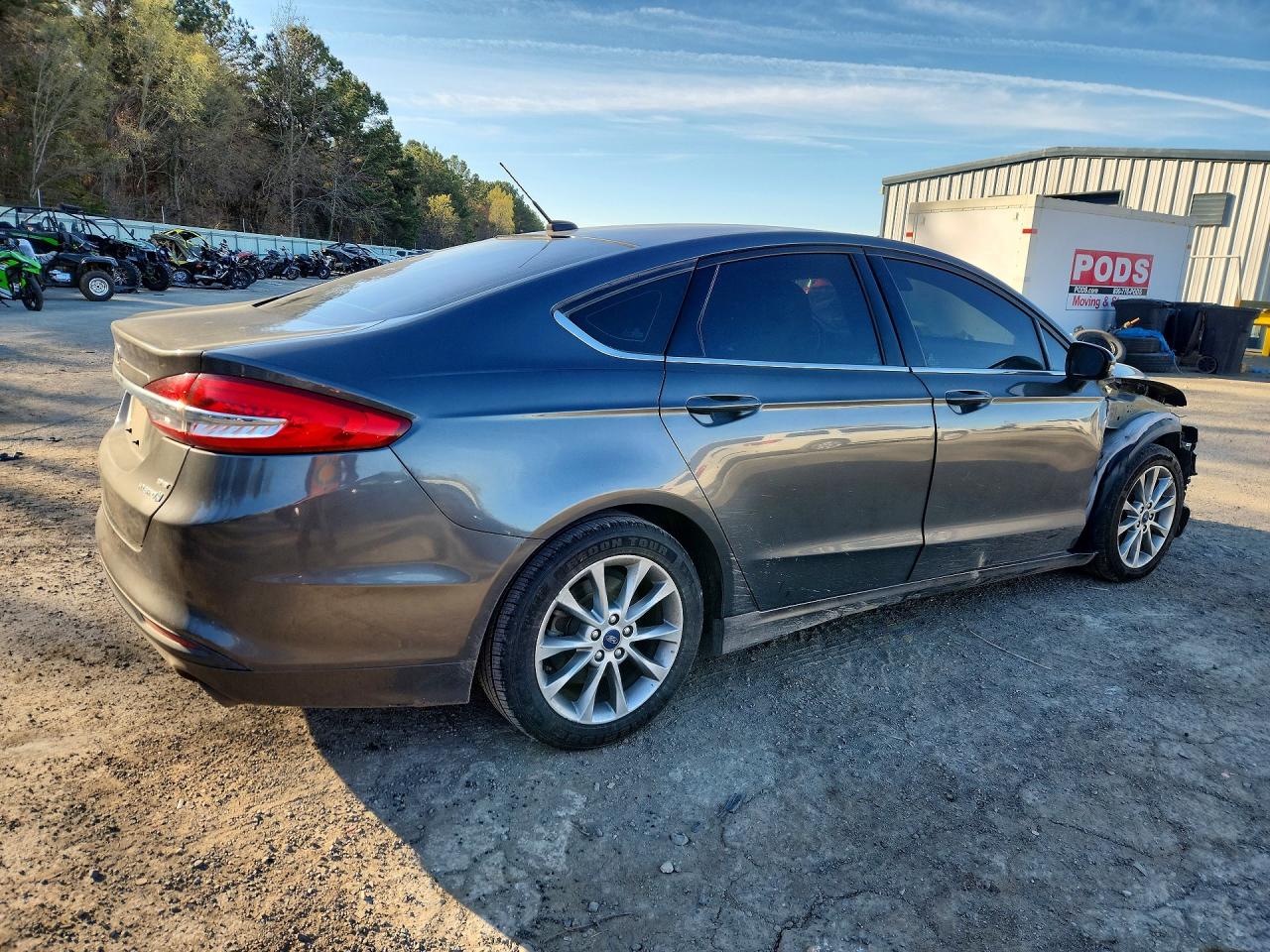 2017 FORD FUSION SE HYBRID photo 3