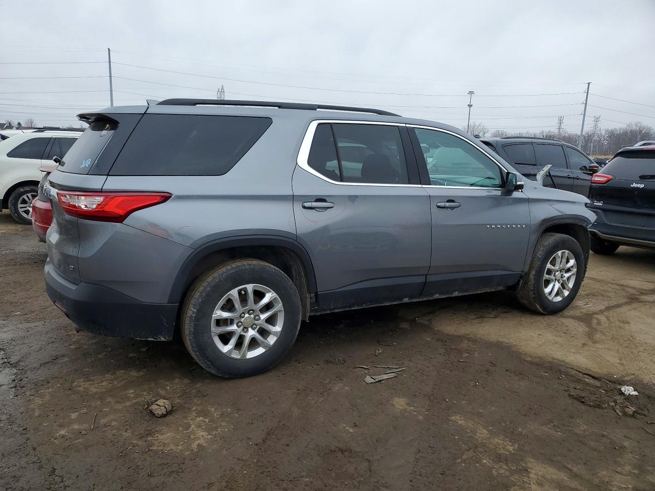 2019 CHEVROLET TRAVERSE LT photo 3