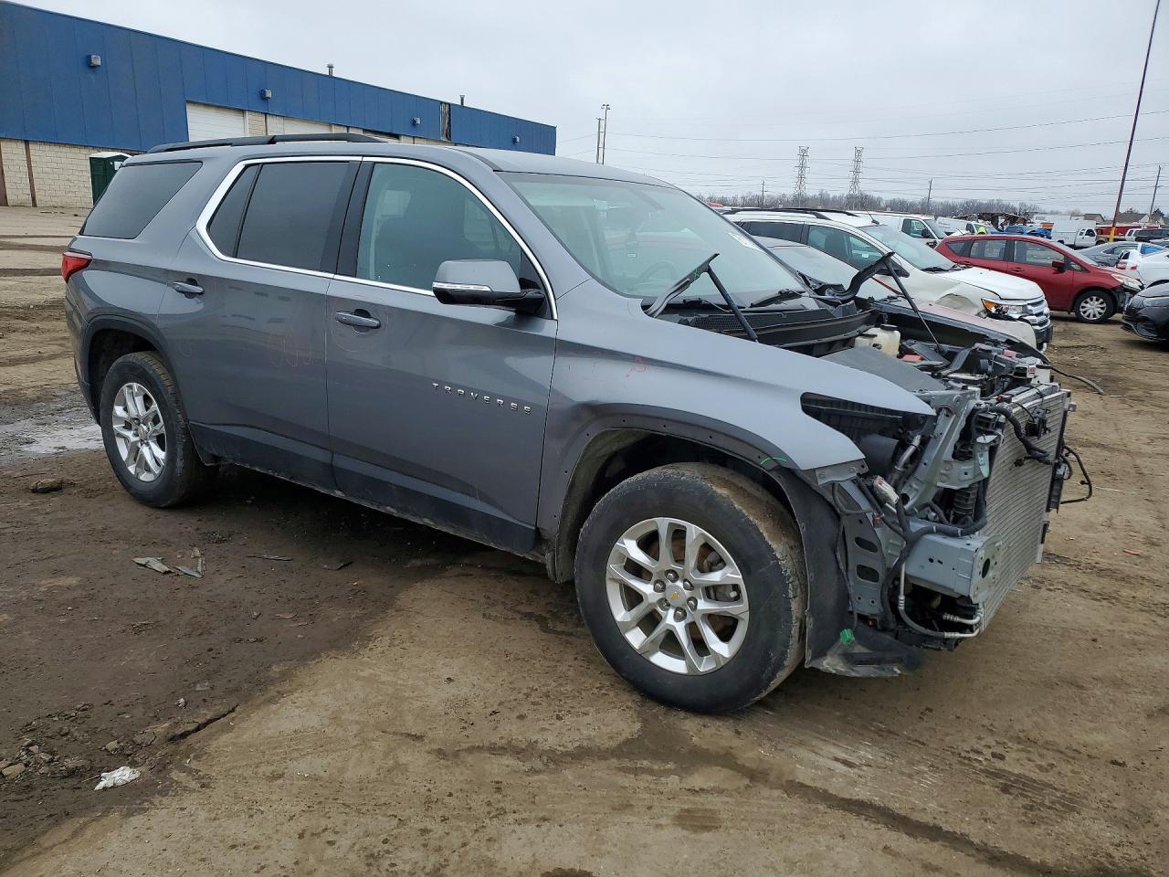 2019 CHEVROLET TRAVERSE LT photo 4
