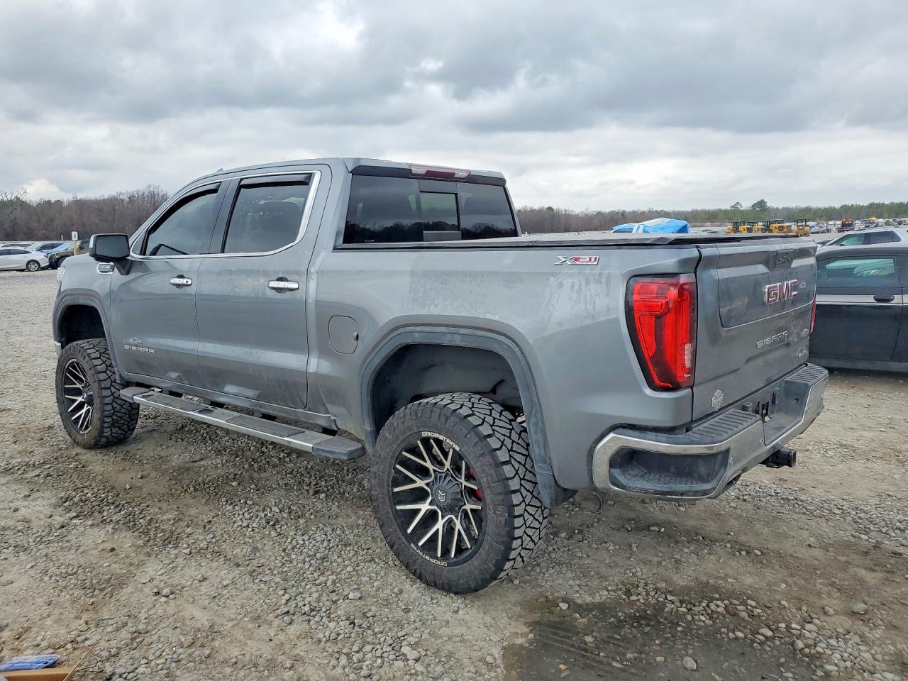 2019 GMC SIERRA K1500 SLT photo 3