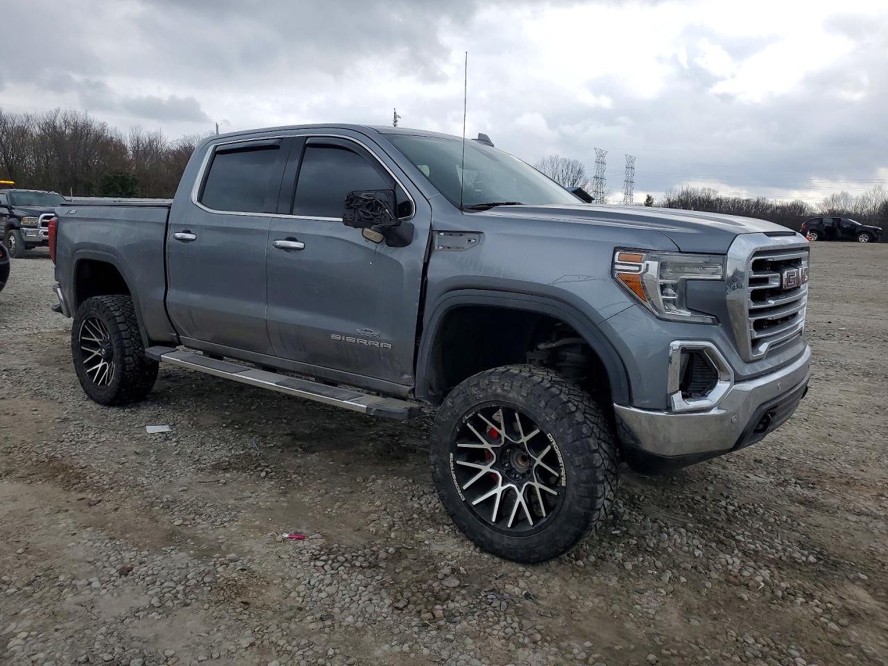 2019 GMC SIERRA K1500 SLT photo 7