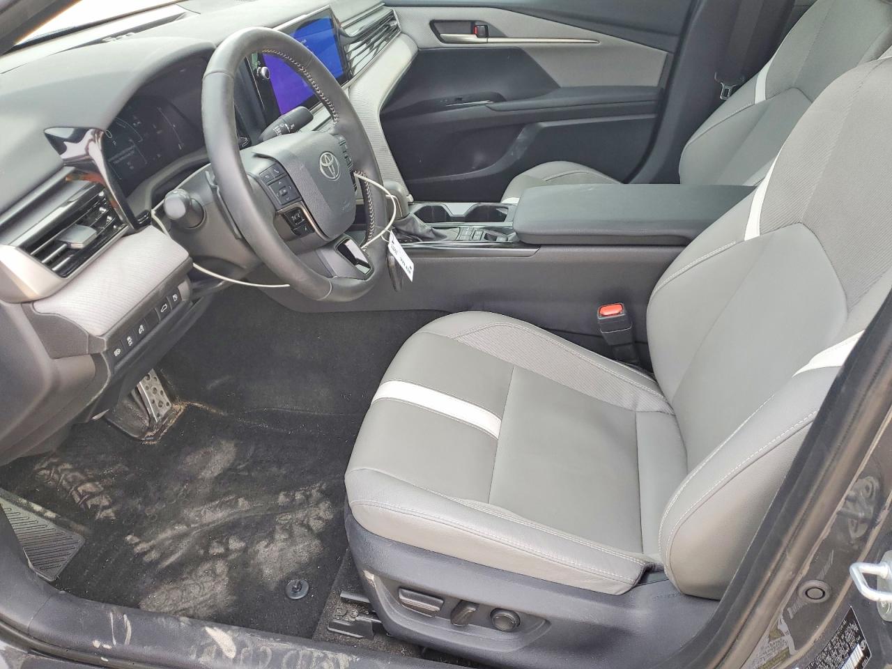 2025 TOYOTA CAMRY SE photo 19