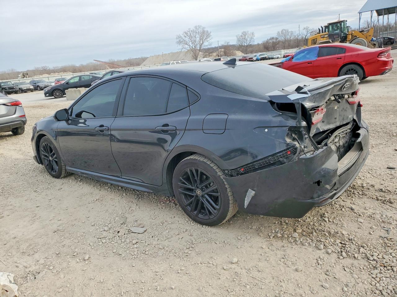 2025 TOYOTA CAMRY SE photo 4