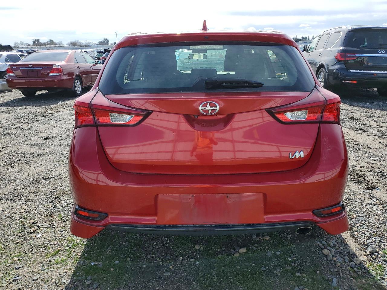 2016 TOYOTA SCION photo 6