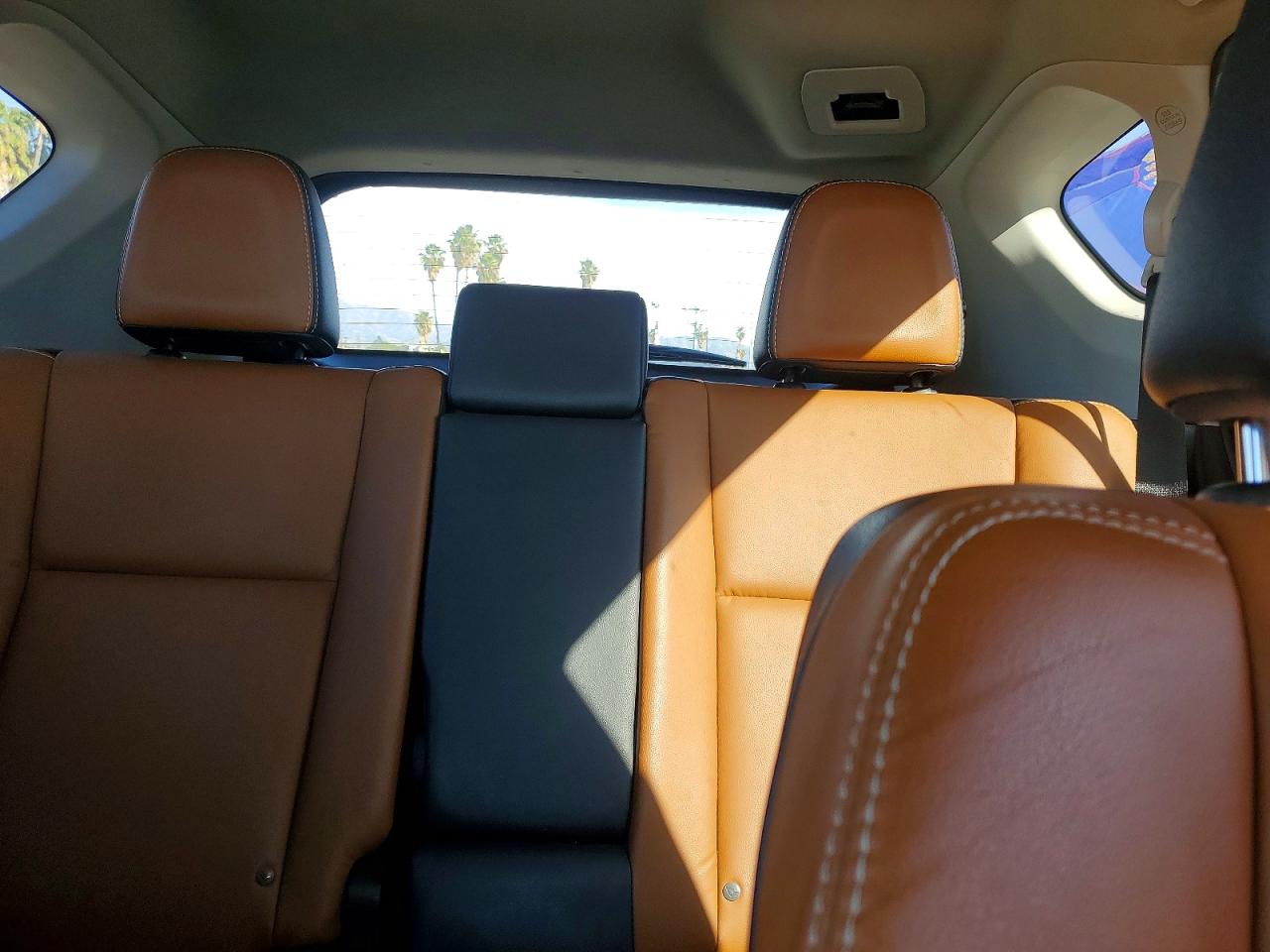 2017 TOYOTA RAV4 LIMITED photo 19