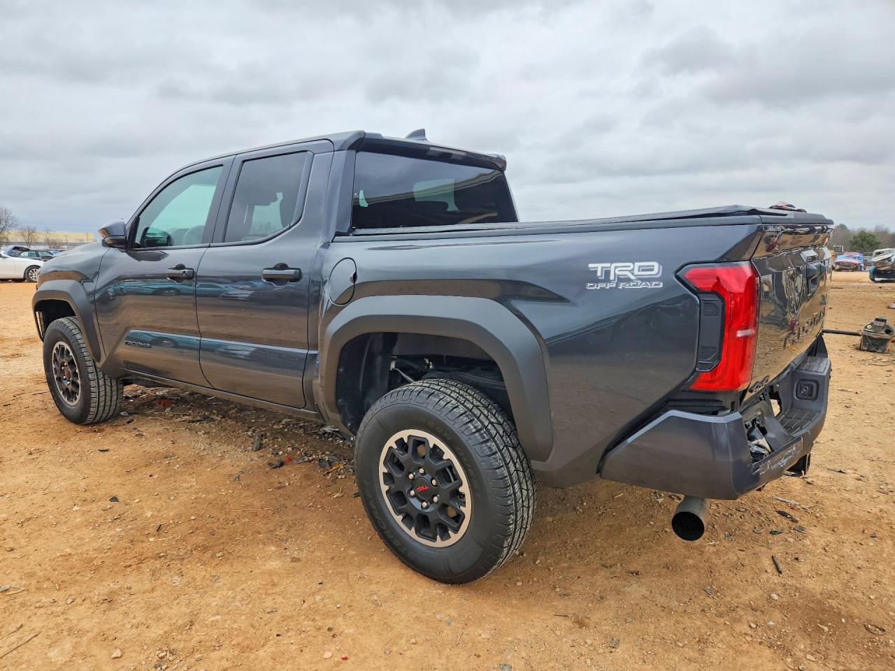 2025 TOYOTA TACOMA DOUBLE CAB photo 2