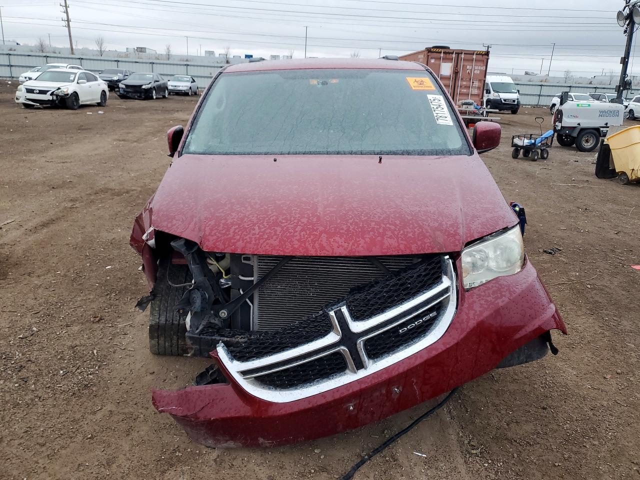 2011 DODGE GRAND CARA photo 5