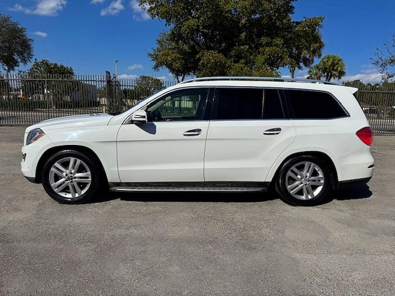 2016 MERCEDES-BENZ GL 450 4MATIC photo 23