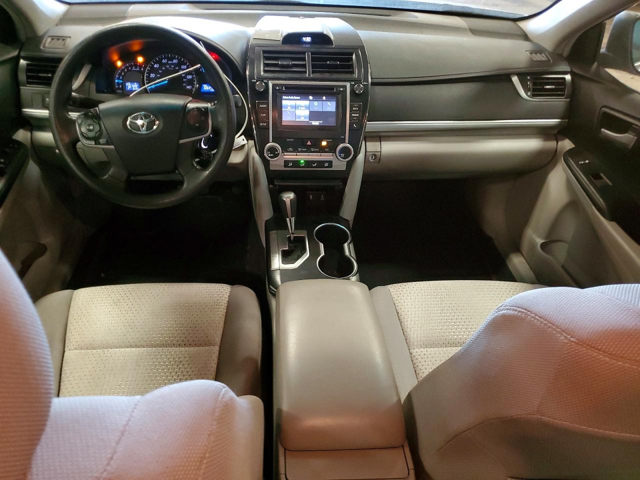 2014 TOYOTA CAMRY LE photo 15