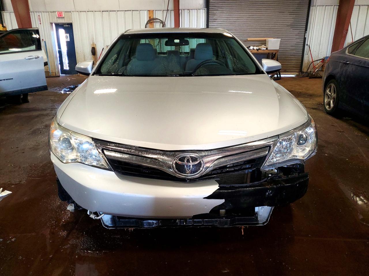 2014 TOYOTA CAMRY LE photo 9