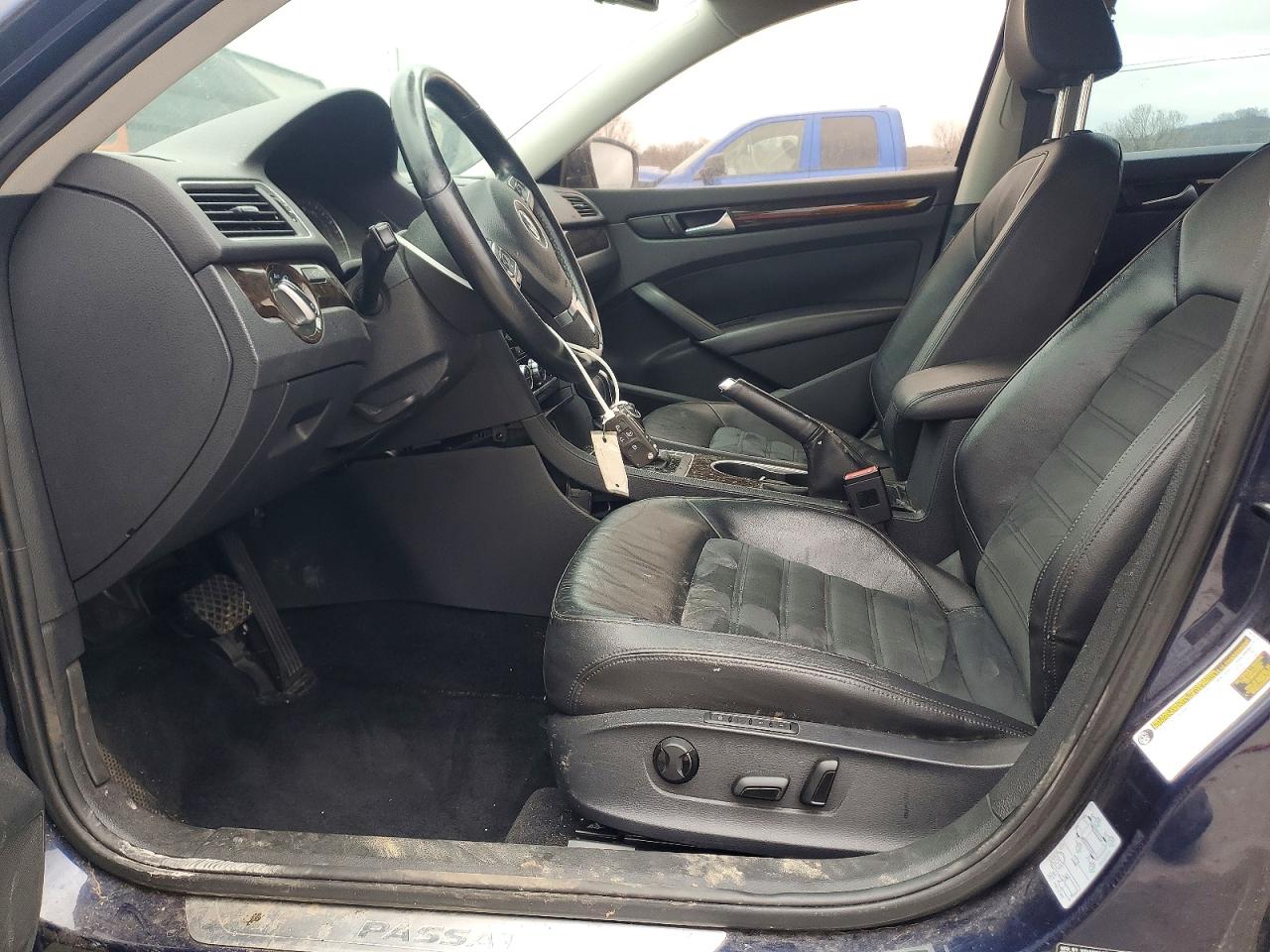 2014 VOLKSWAGEN PASSAT SEL photo 13