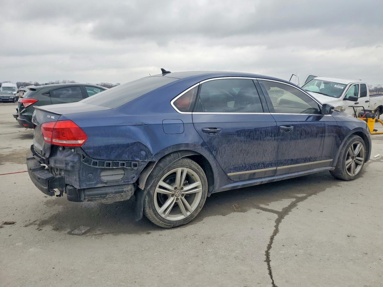 2014 VOLKSWAGEN PASSAT SEL photo 5
