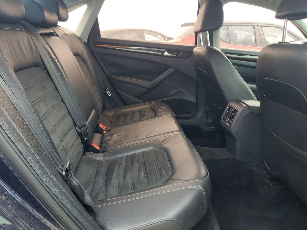 2014 VOLKSWAGEN PASSAT SEL photo 19