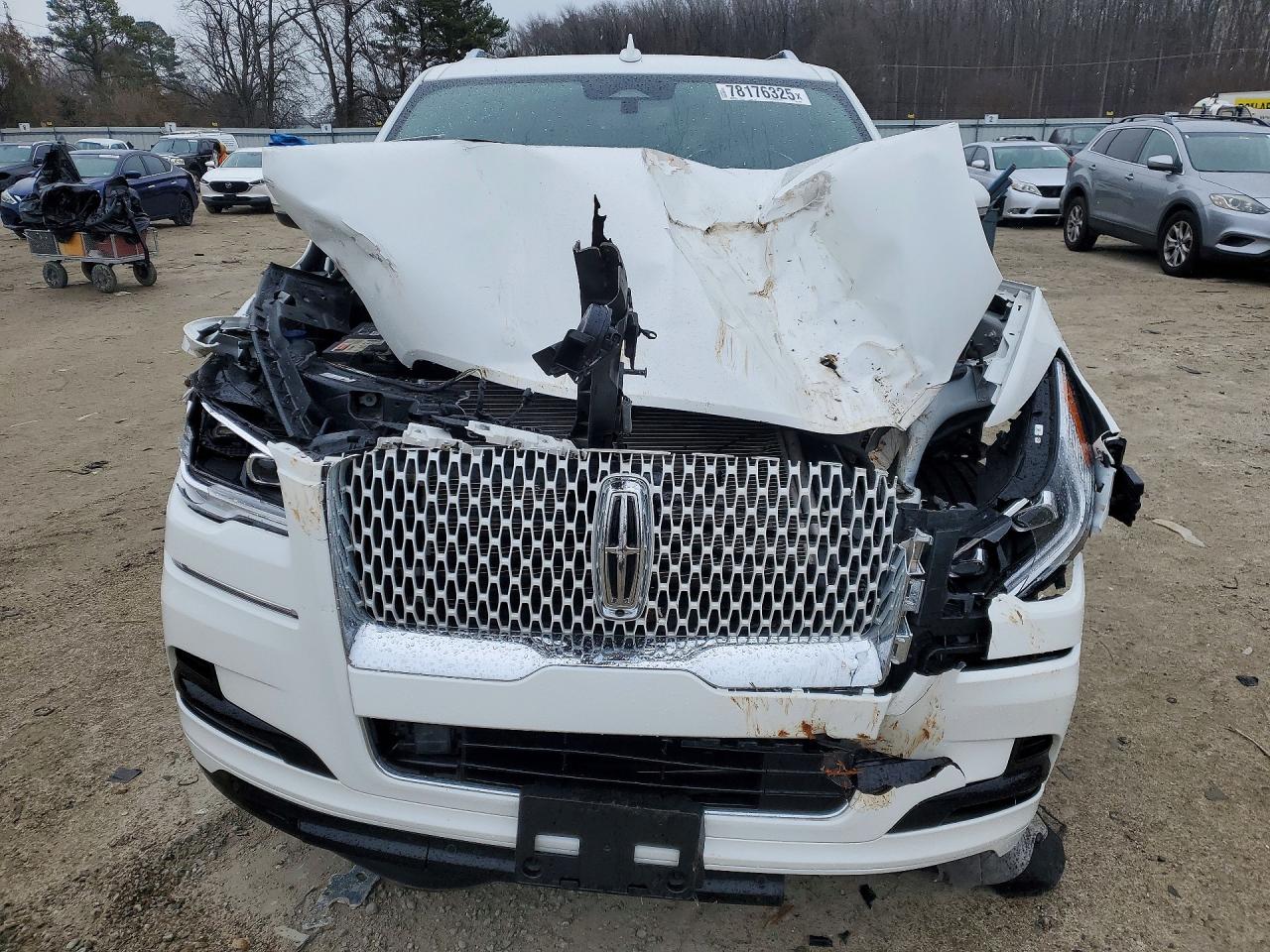 2022 LINCOLN NAVIGATOR L RESERVE photo 9