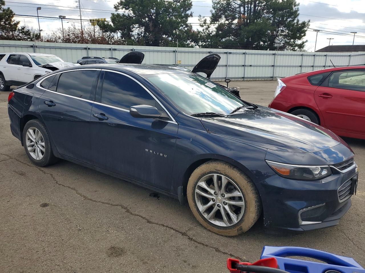 2017 CHEVROLET MALIBU LT photo 7