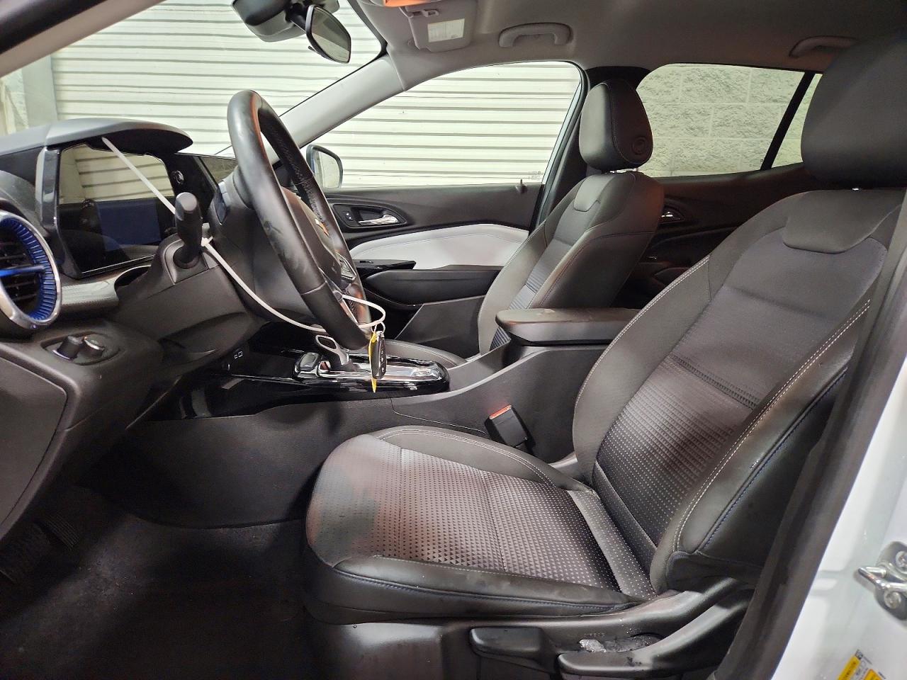 2025 CHEVROLET TRAX 1LT photo 13