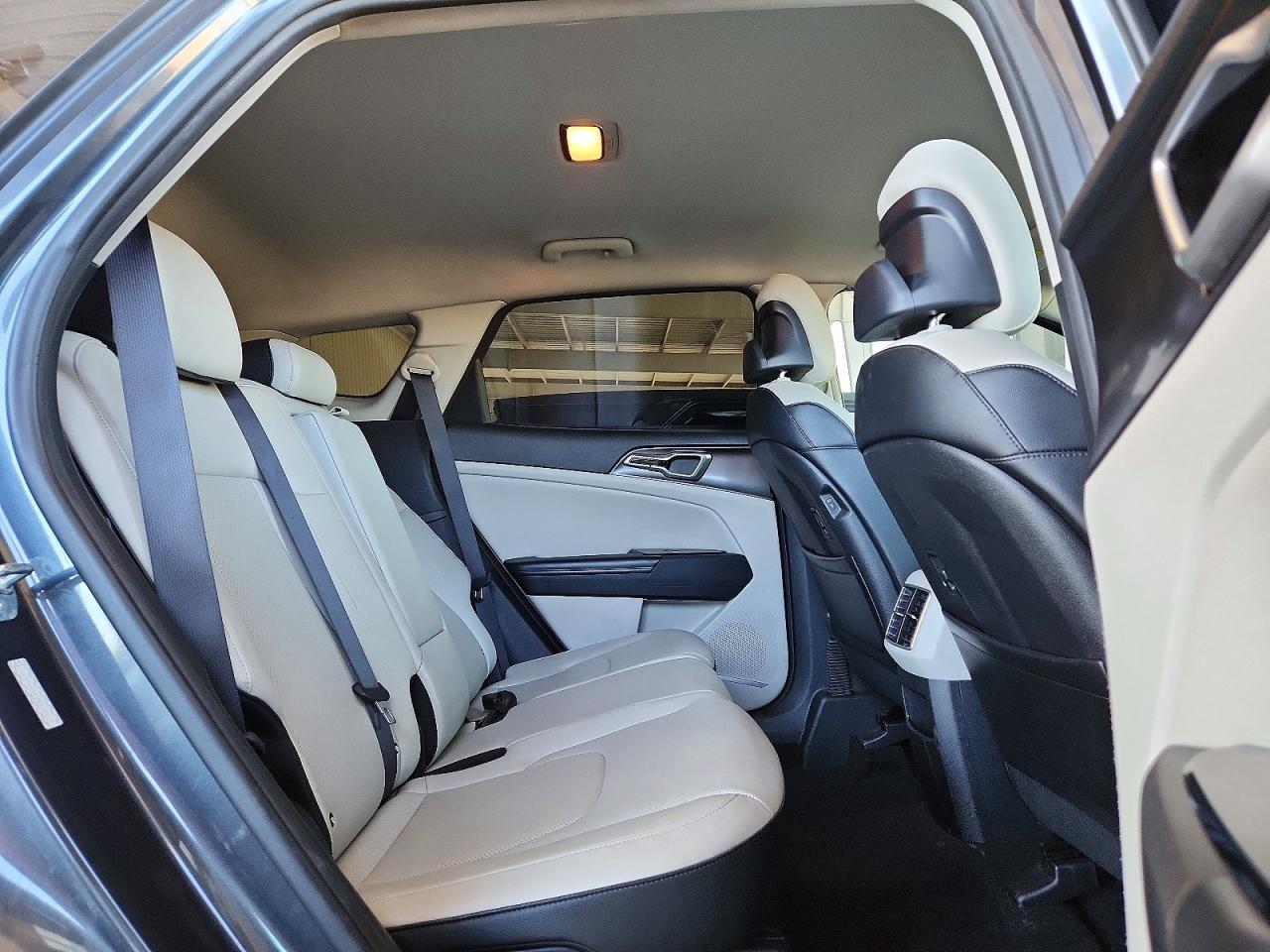 2023 KIA SPORTAGE EX photo 21