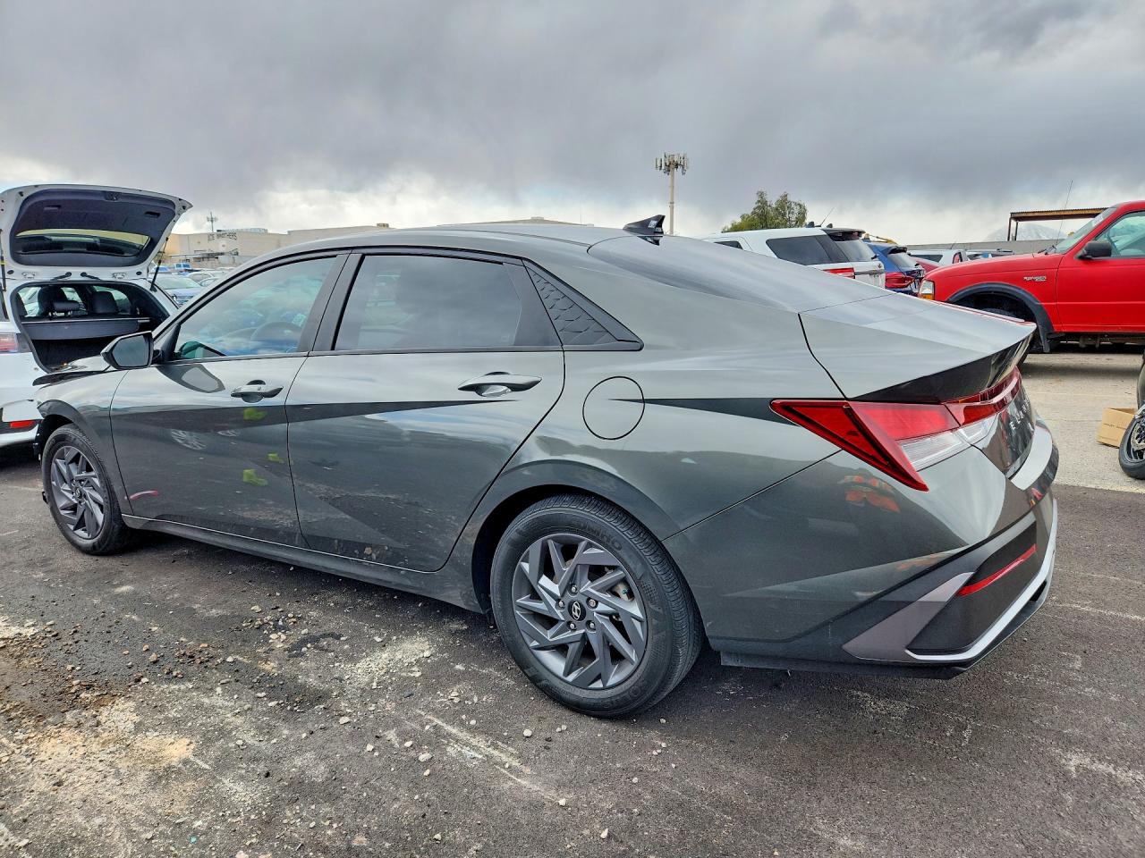2024 HYUNDAI ELANTRA SEL photo 2