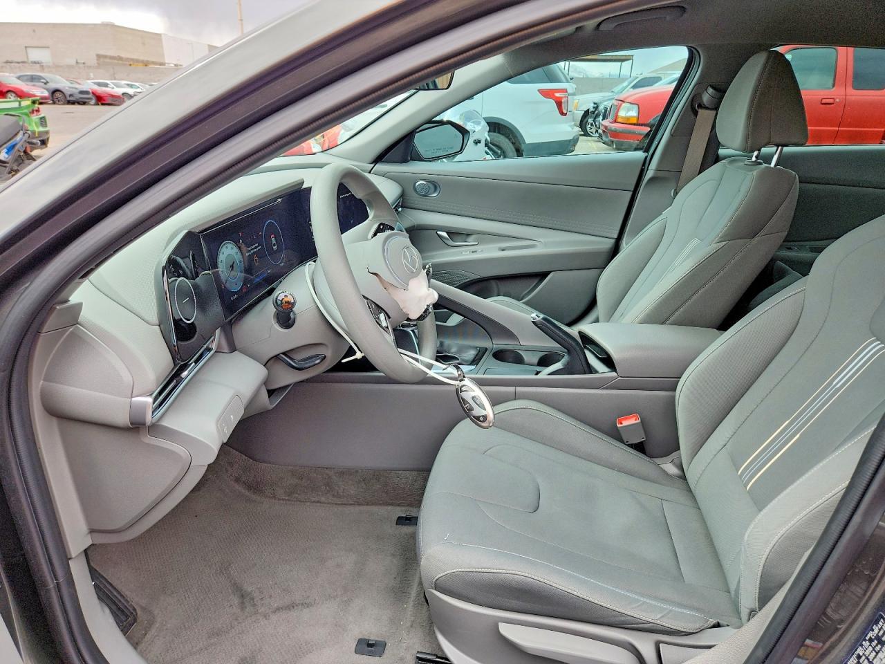 2024 HYUNDAI ELANTRA SEL photo 7