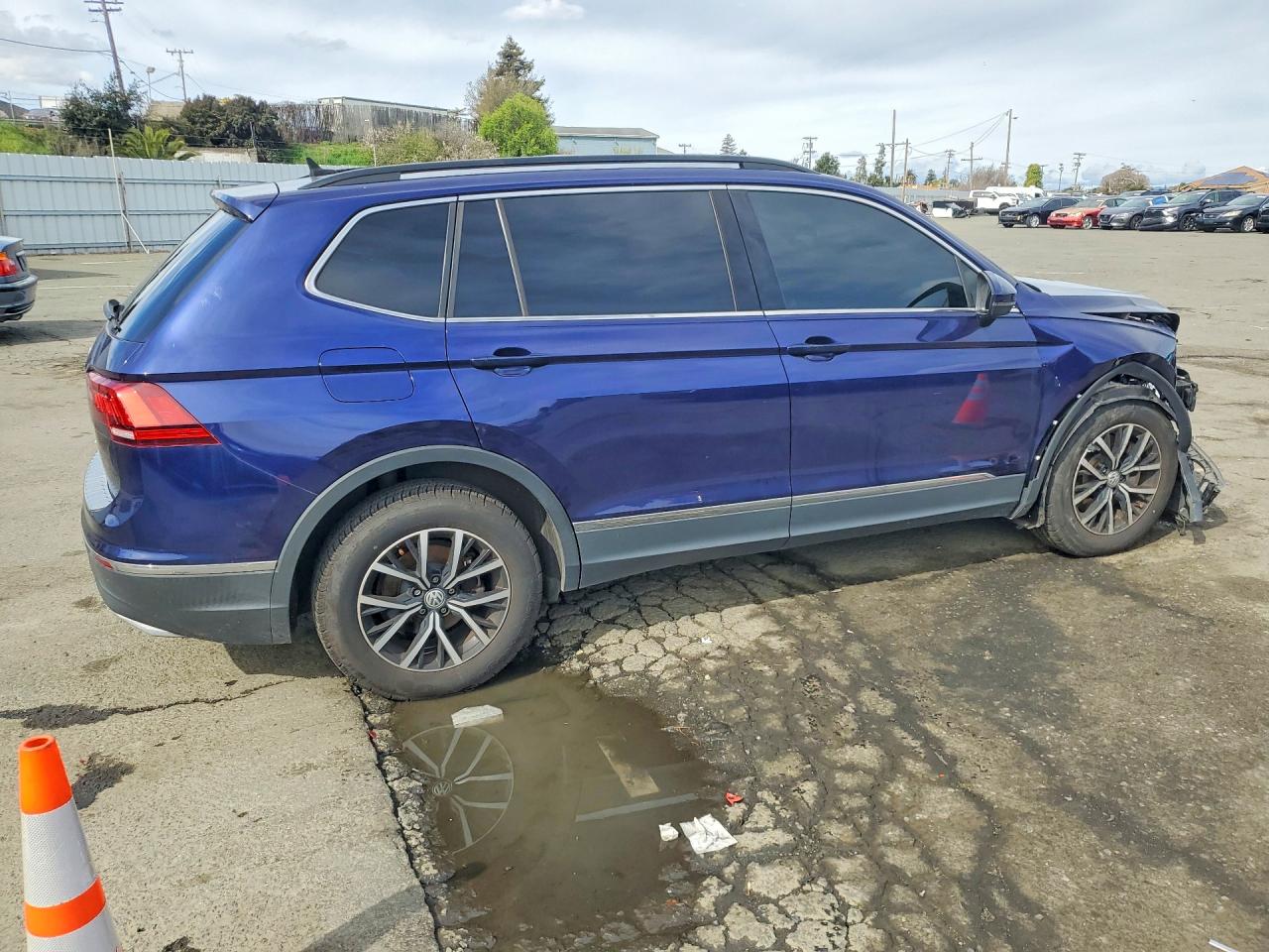 2021 VOLKSWAGEN TIGUAN SE photo 5