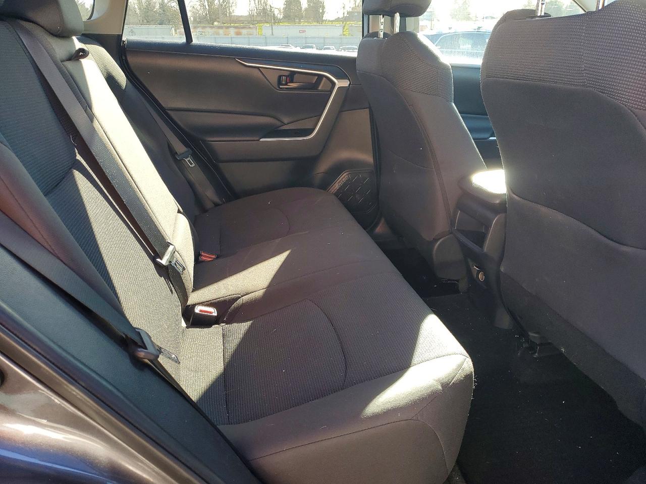 2021 TOYOTA RAV4 LE photo 10