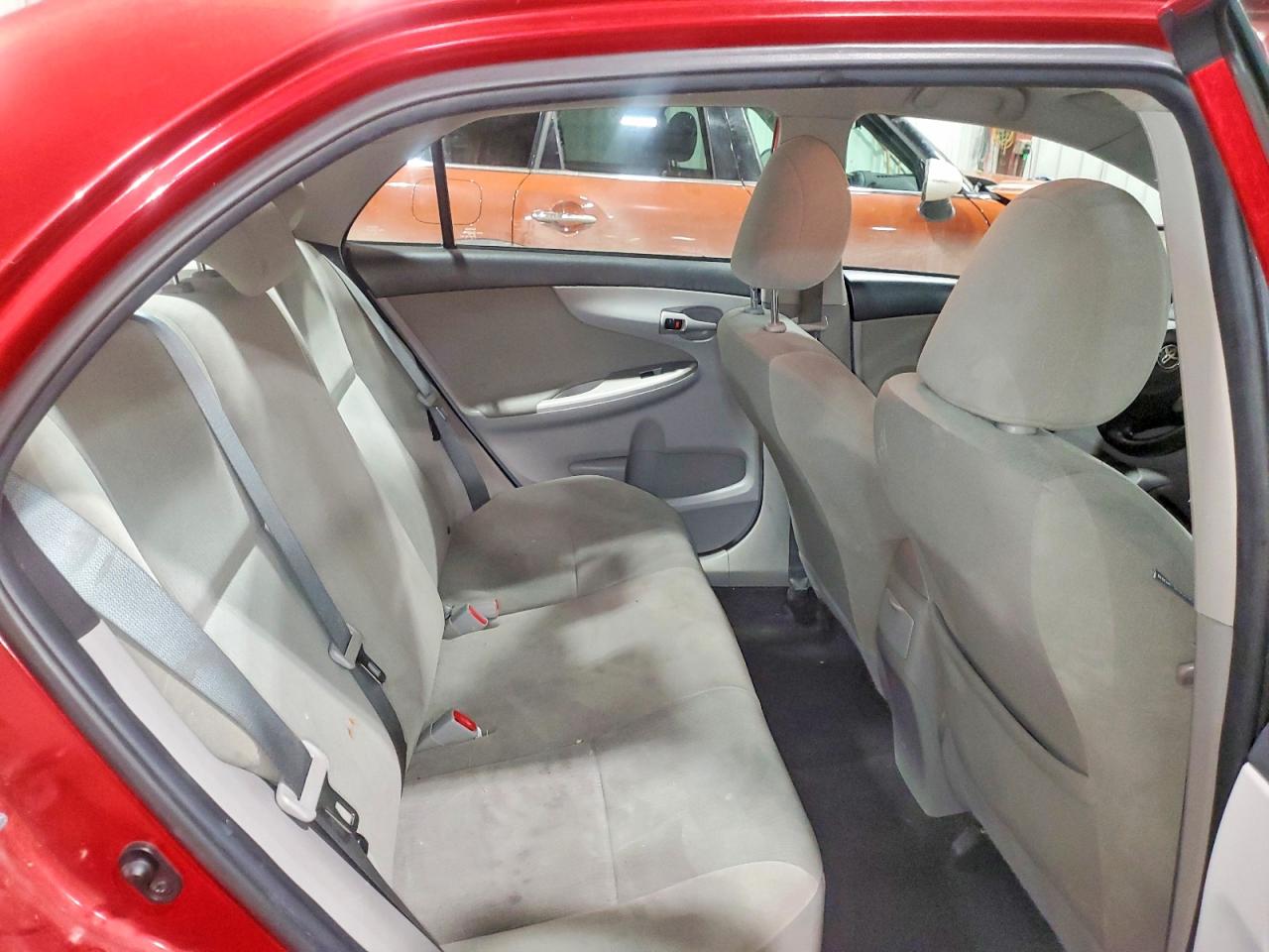 2013 TOYOTA COROLLA BASE photo 10