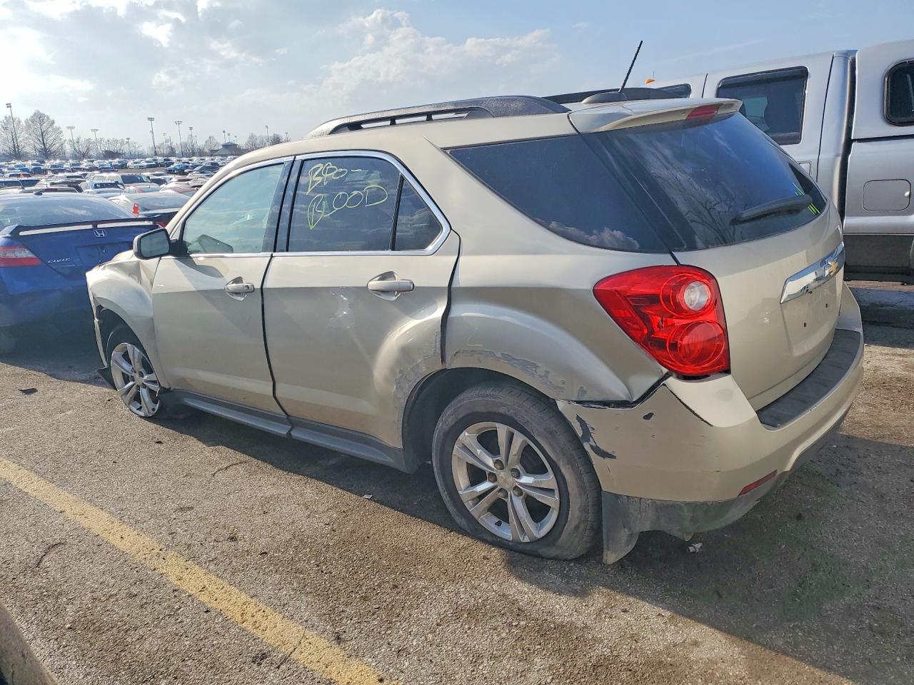 2015 CHEVROLET EQUINOX LT photo 2