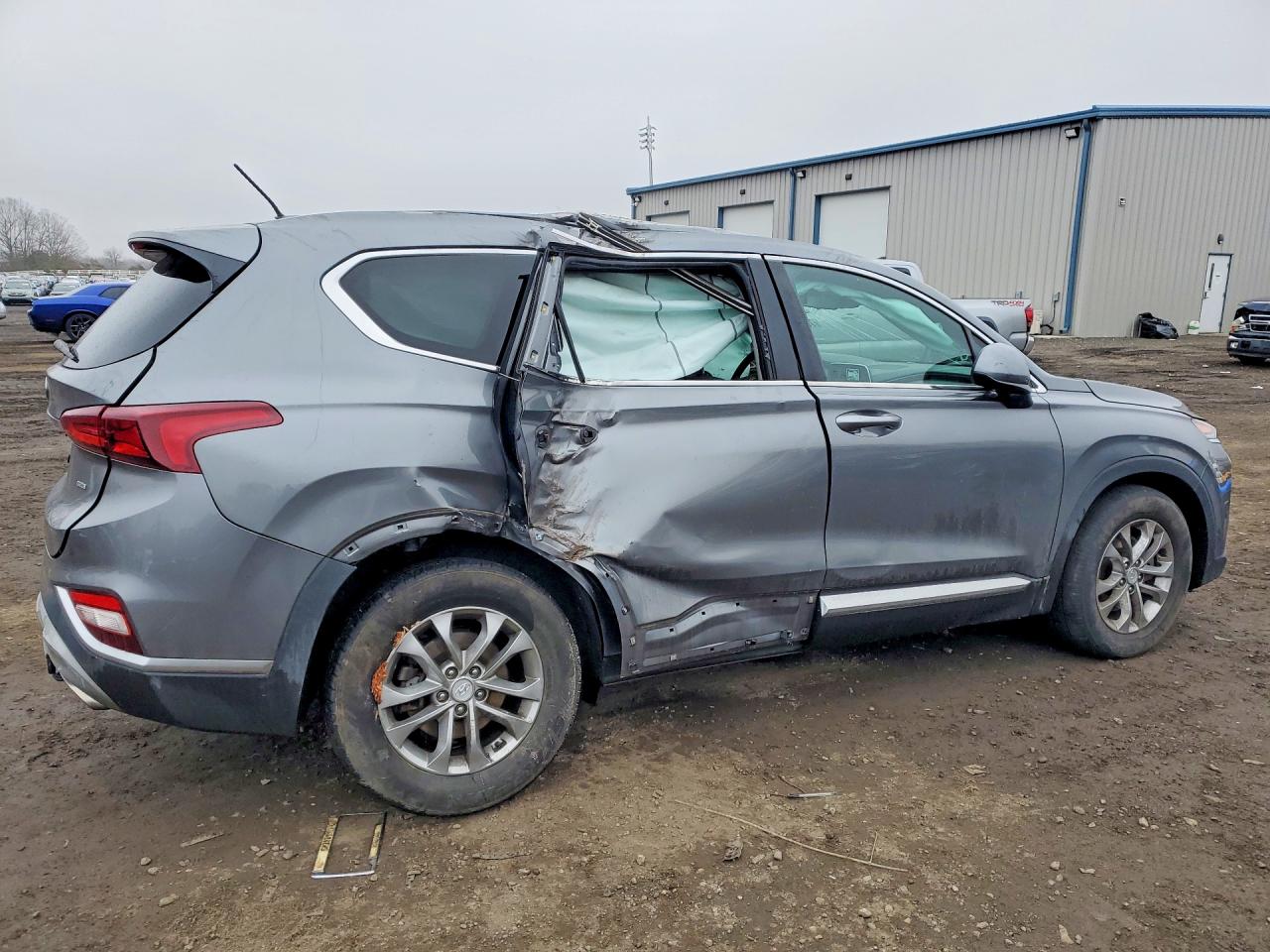 2019 HYUNDAI SANTA FE SE 2.4L photo 3