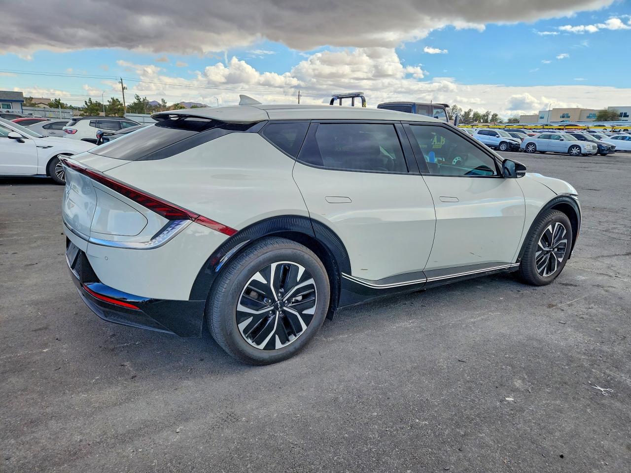 2024 KIA EV6 photo 5