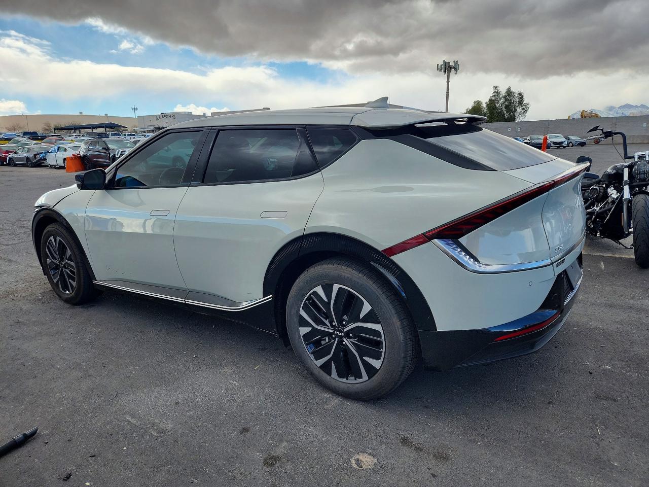 2024 KIA EV6 photo 3