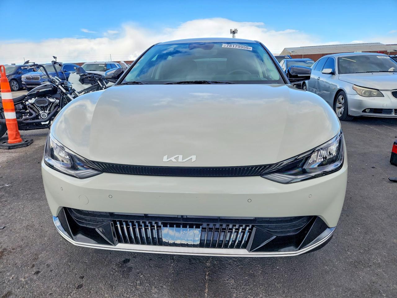 2024 KIA EV6 photo 9