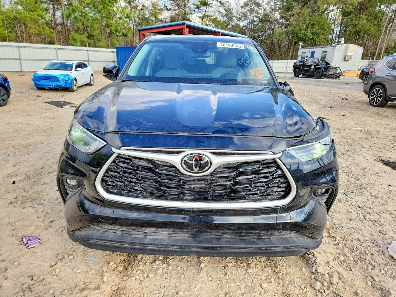 2024 TOYOTA HIGHLANDER LE photo 13