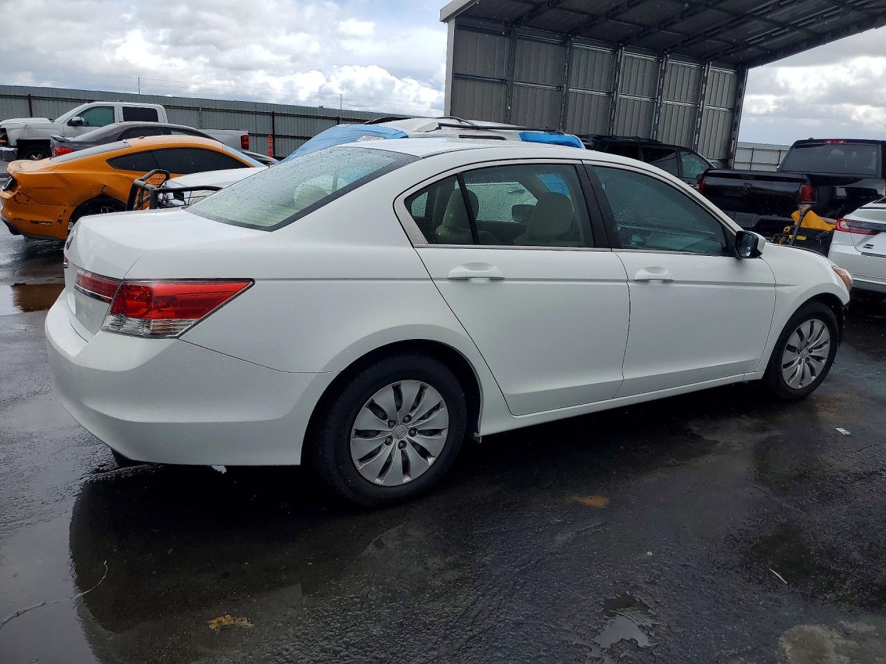 2012 HONDA ACCORD LX photo 7