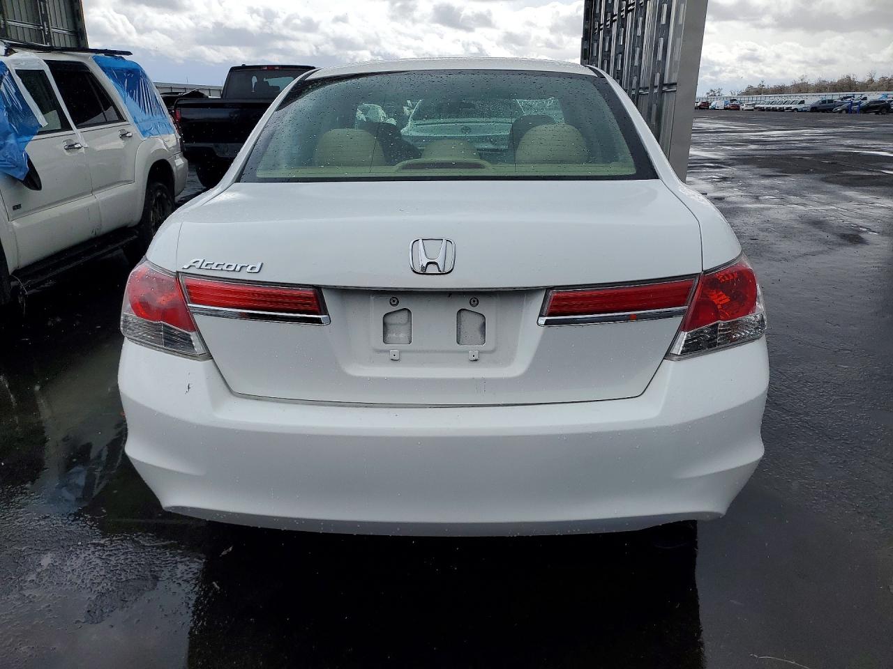 2012 HONDA ACCORD LX photo 16