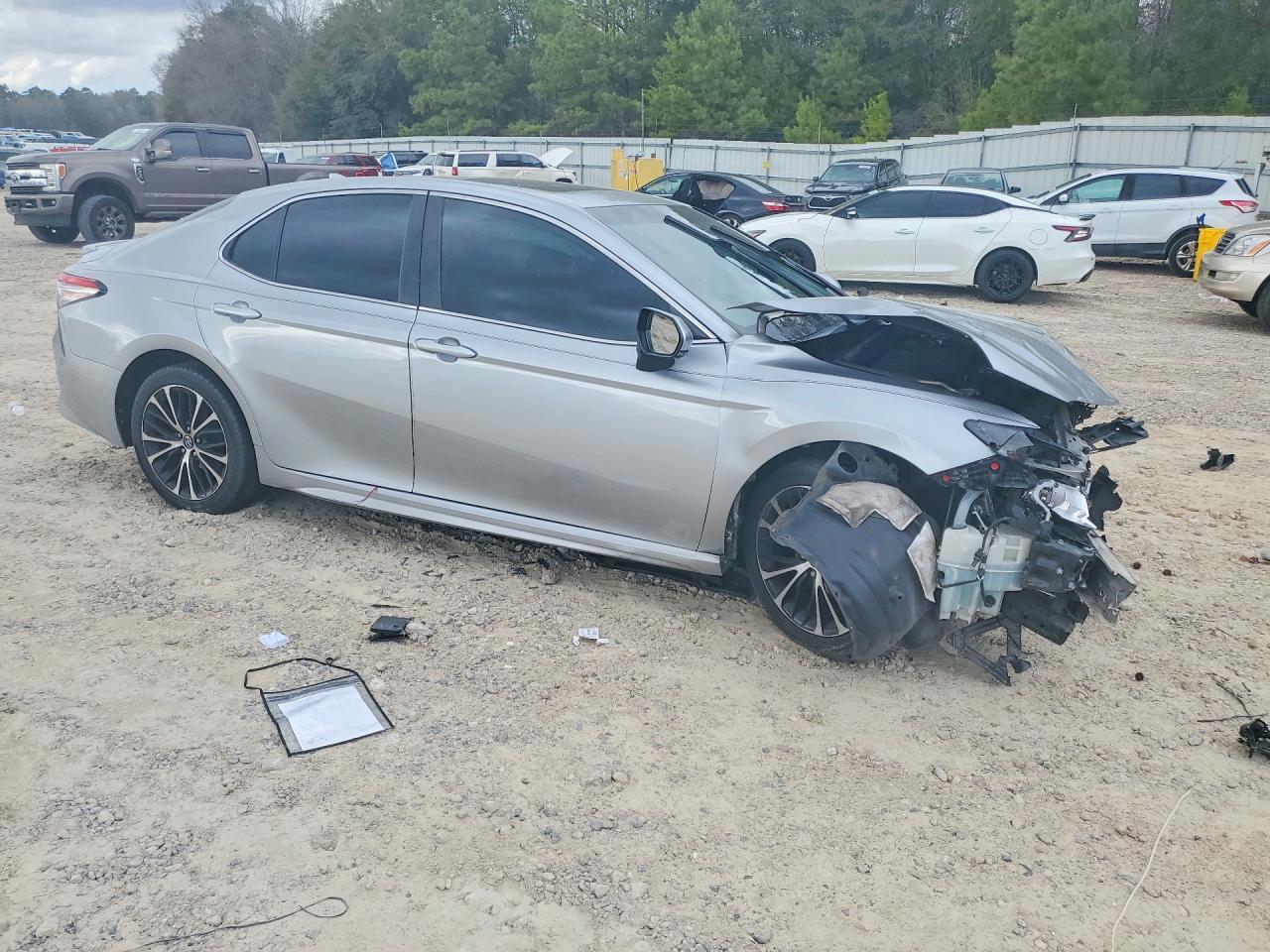 2019 TOYOTA CAMRY SE photo 7