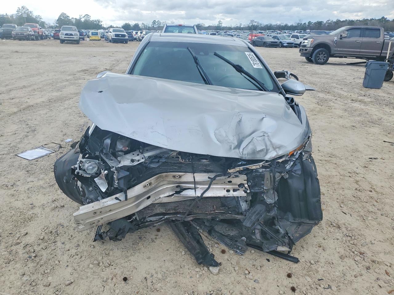 2019 TOYOTA CAMRY SE photo 9